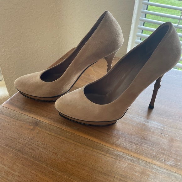 Authentic Gucci Suede Bamboo Heel Pumps - Picture 4 of 11